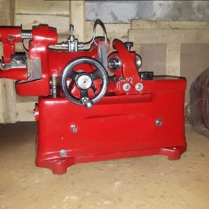 Semi automatic valve refacer machine