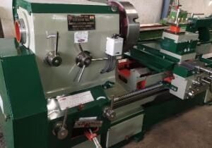 8 Feet Heavy Duty Lathe Machine